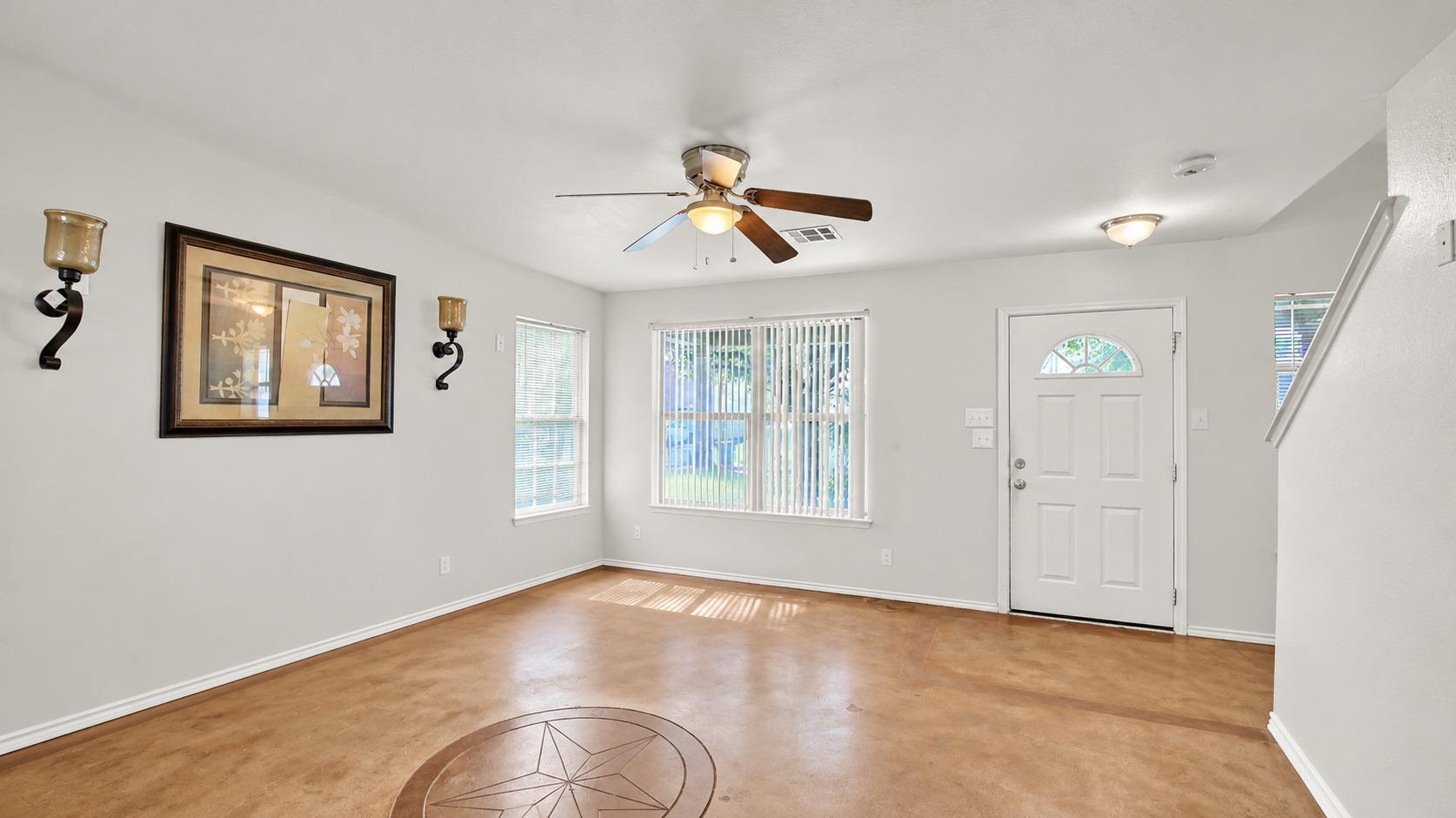 804 Dawlish Dr Property Photo 4