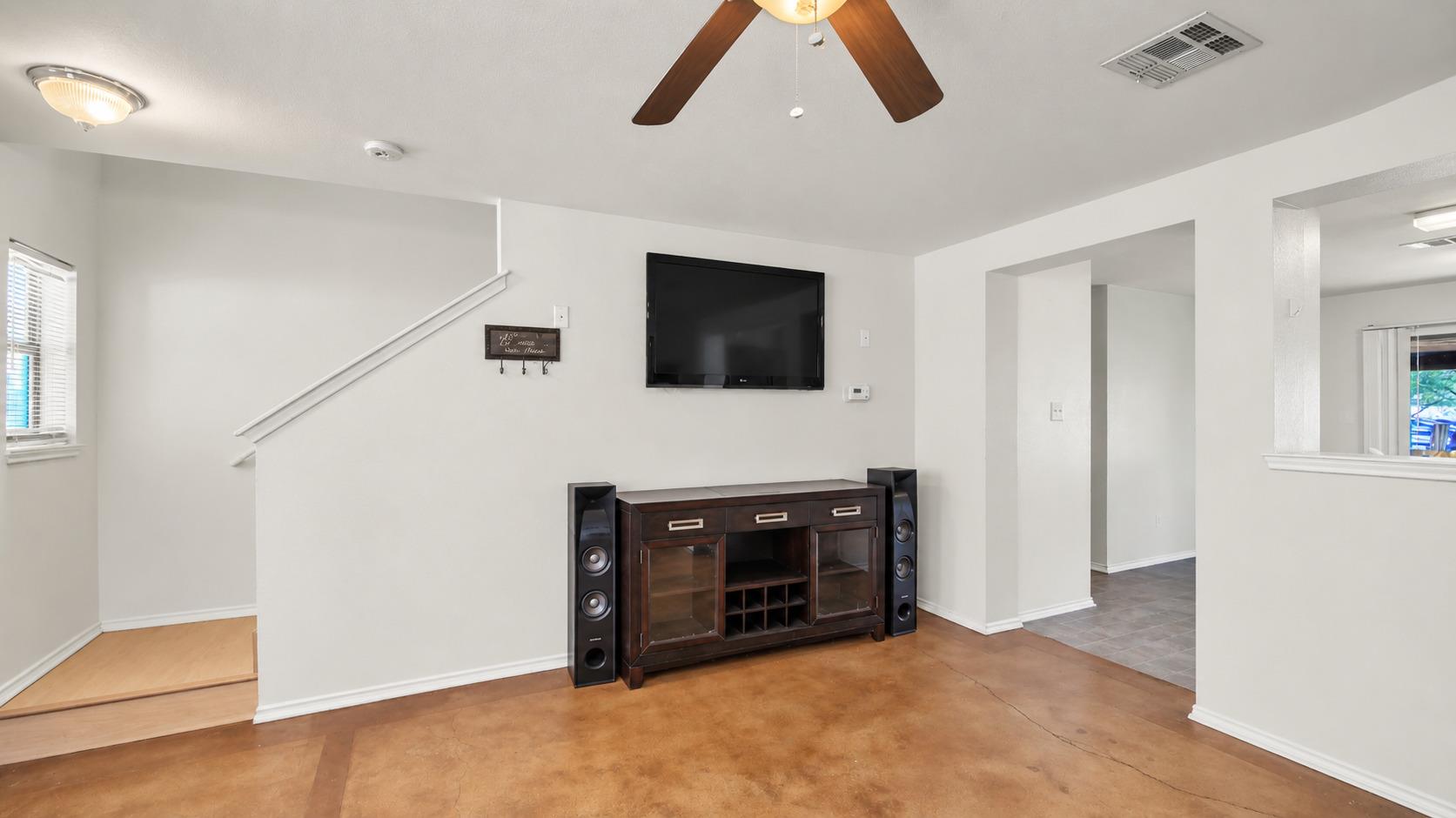804 Dawlish Dr Property Photo 5