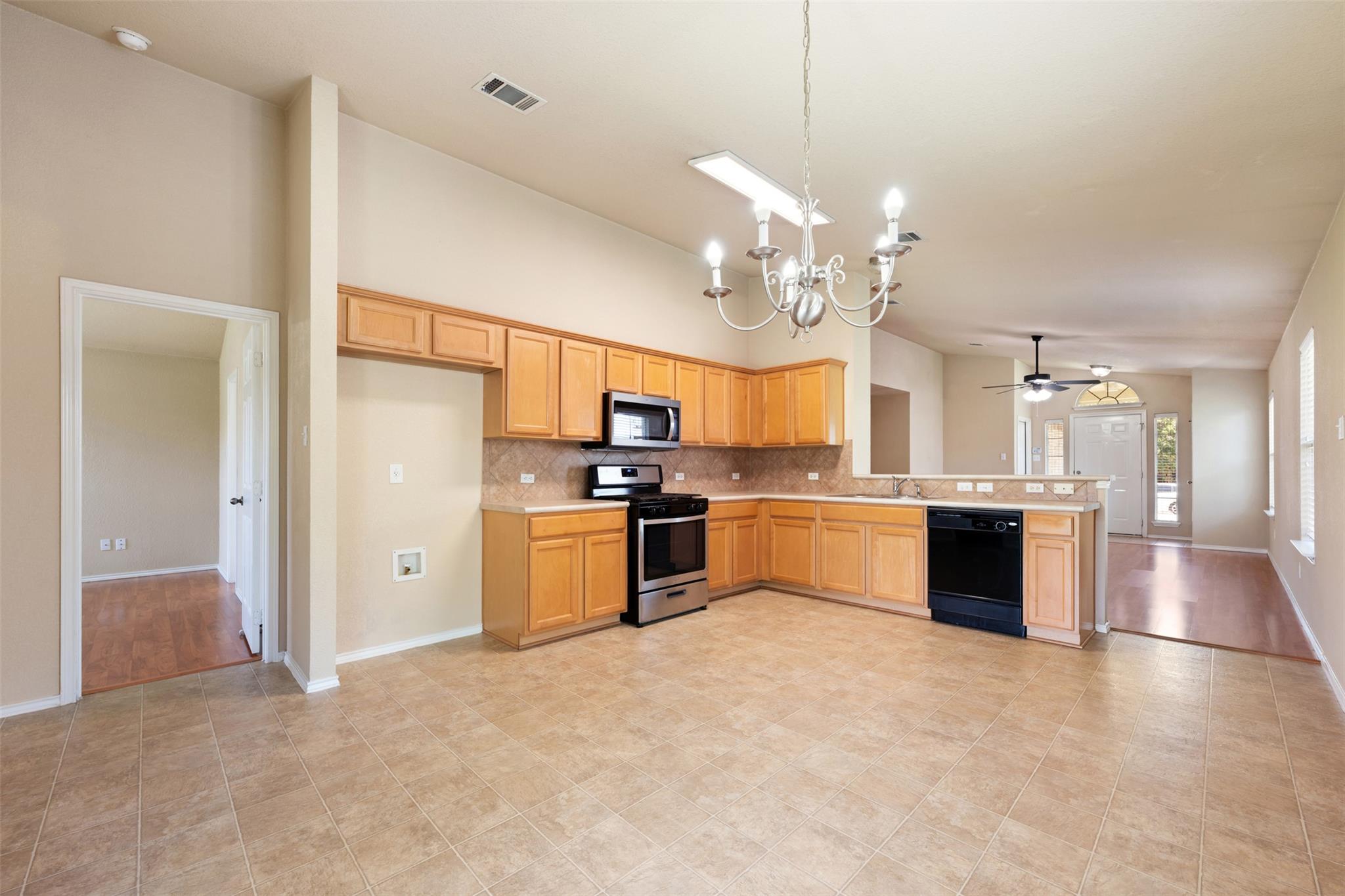 1004 Whitley Dr Property Photo 20