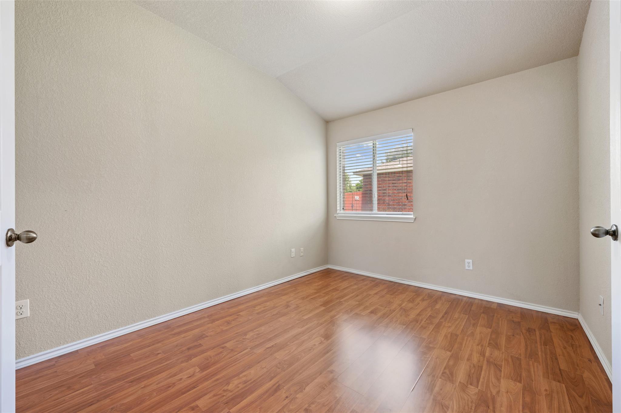 1004 Whitley Dr Property Photo 28