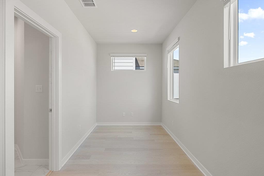 17504 Emperador Dr Property Photo 14