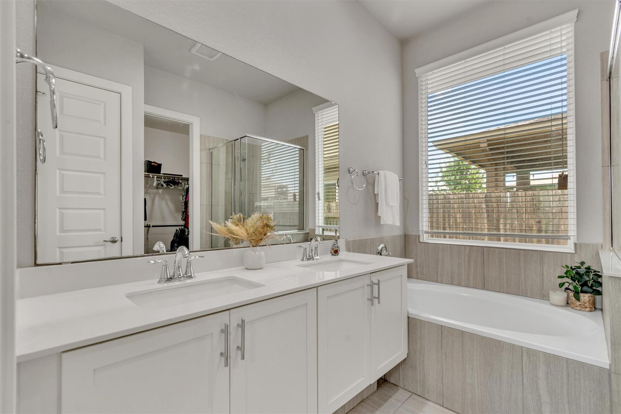 5408 Daimler Dr Property Photo 5