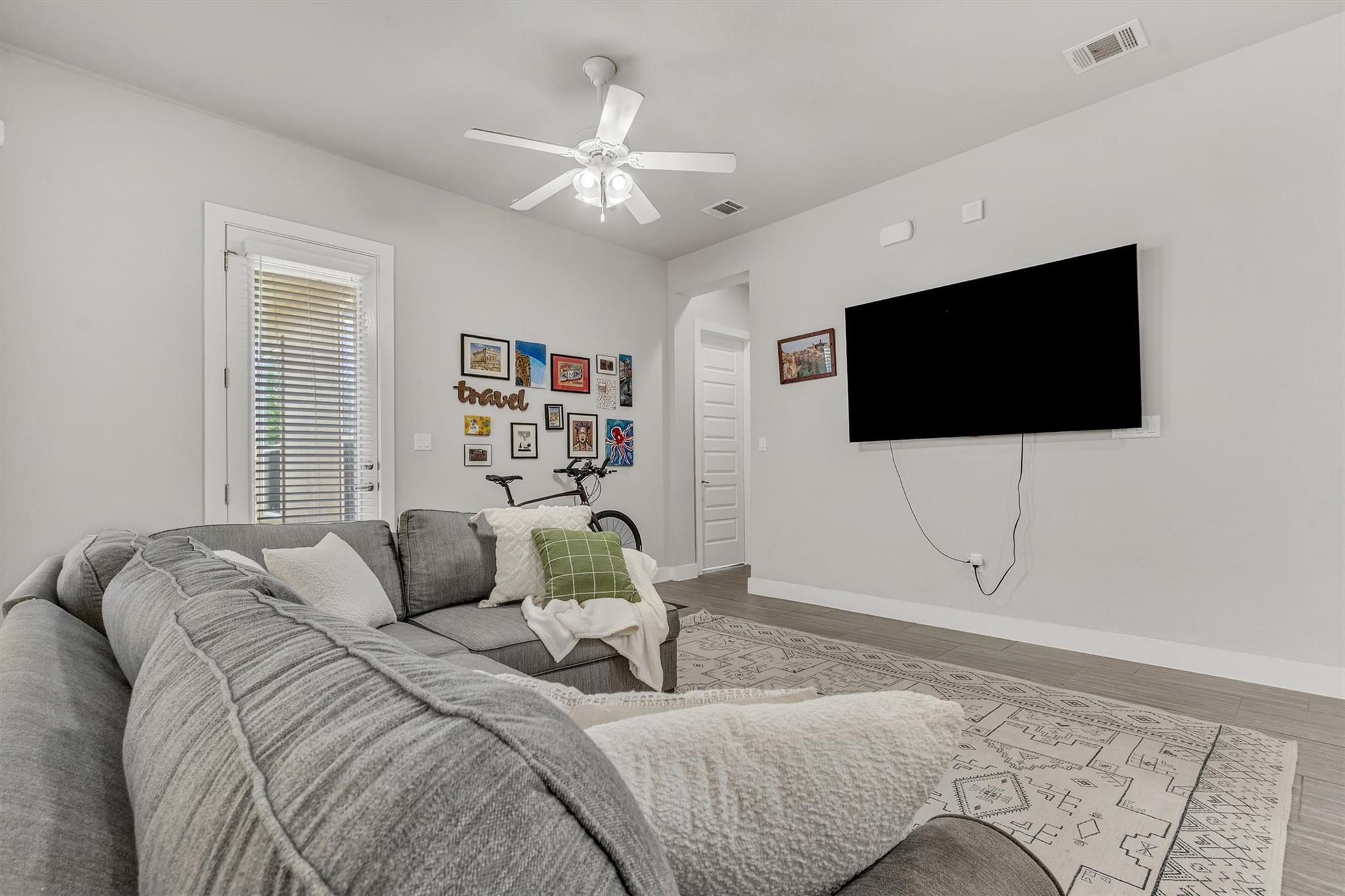 5408 Daimler Dr Property Photo 16