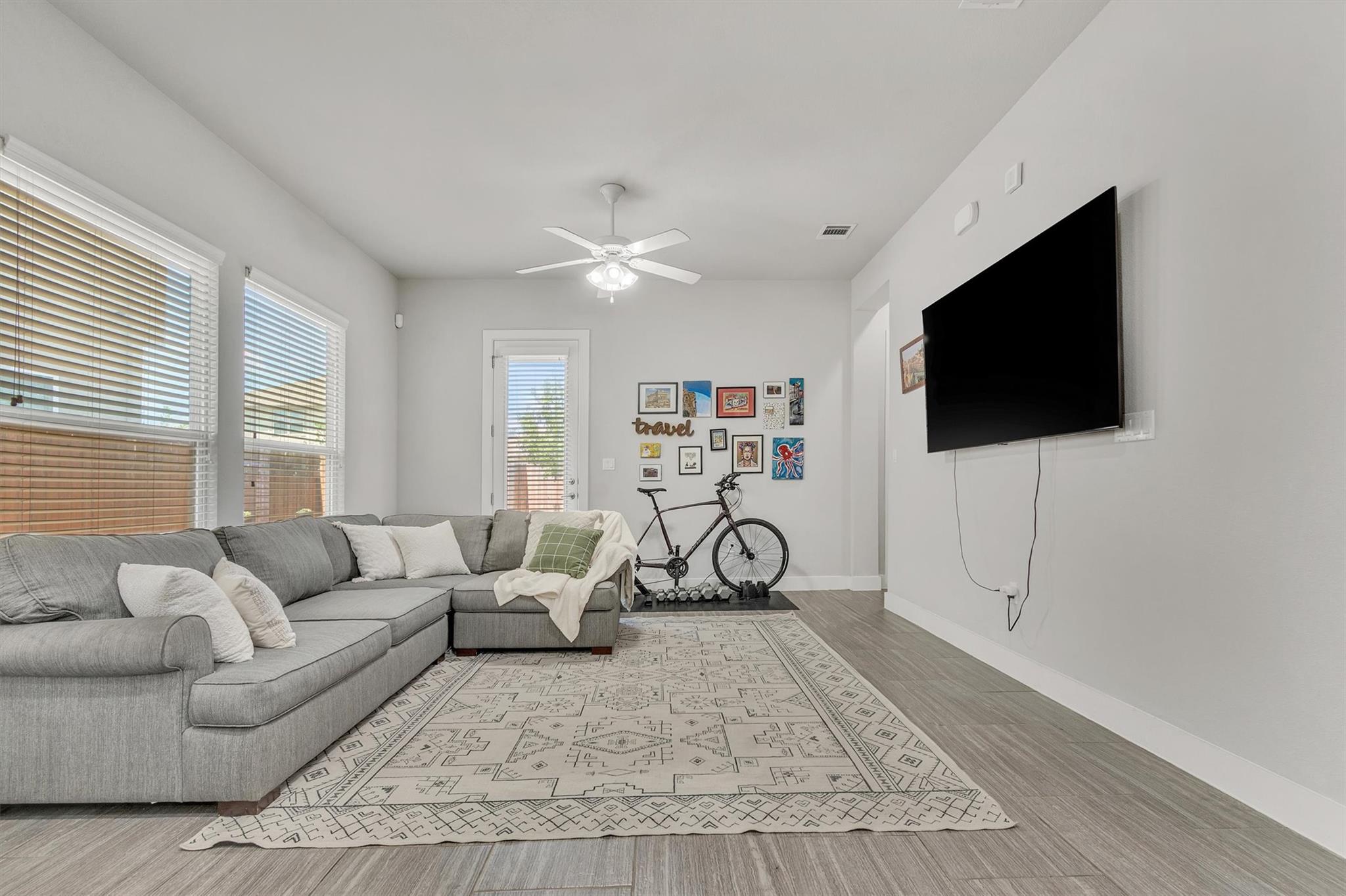 5408 Daimler Dr Property Photo 17