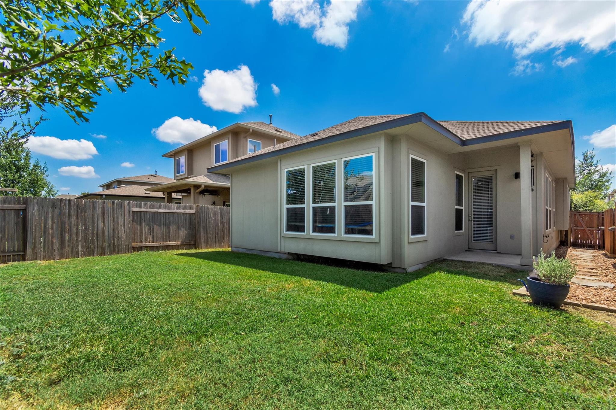5408 Daimler Dr Property Photo 29
