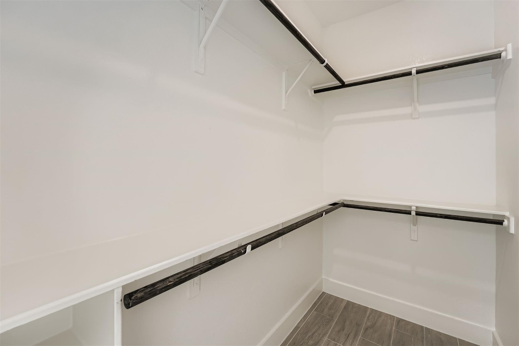 701 E 3rd St Property Photo 24