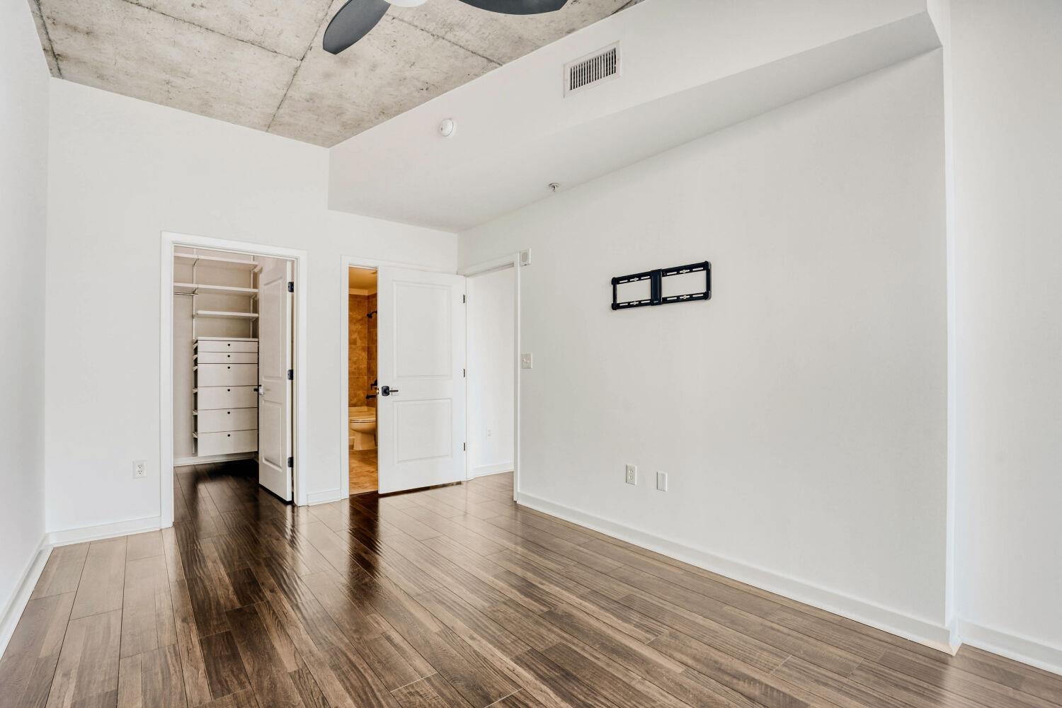 360 Nueces St #2004 Property Photo 24
