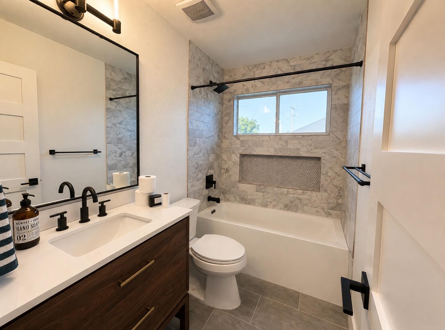 1610 Juniper Ridge Loop Property Photo 20