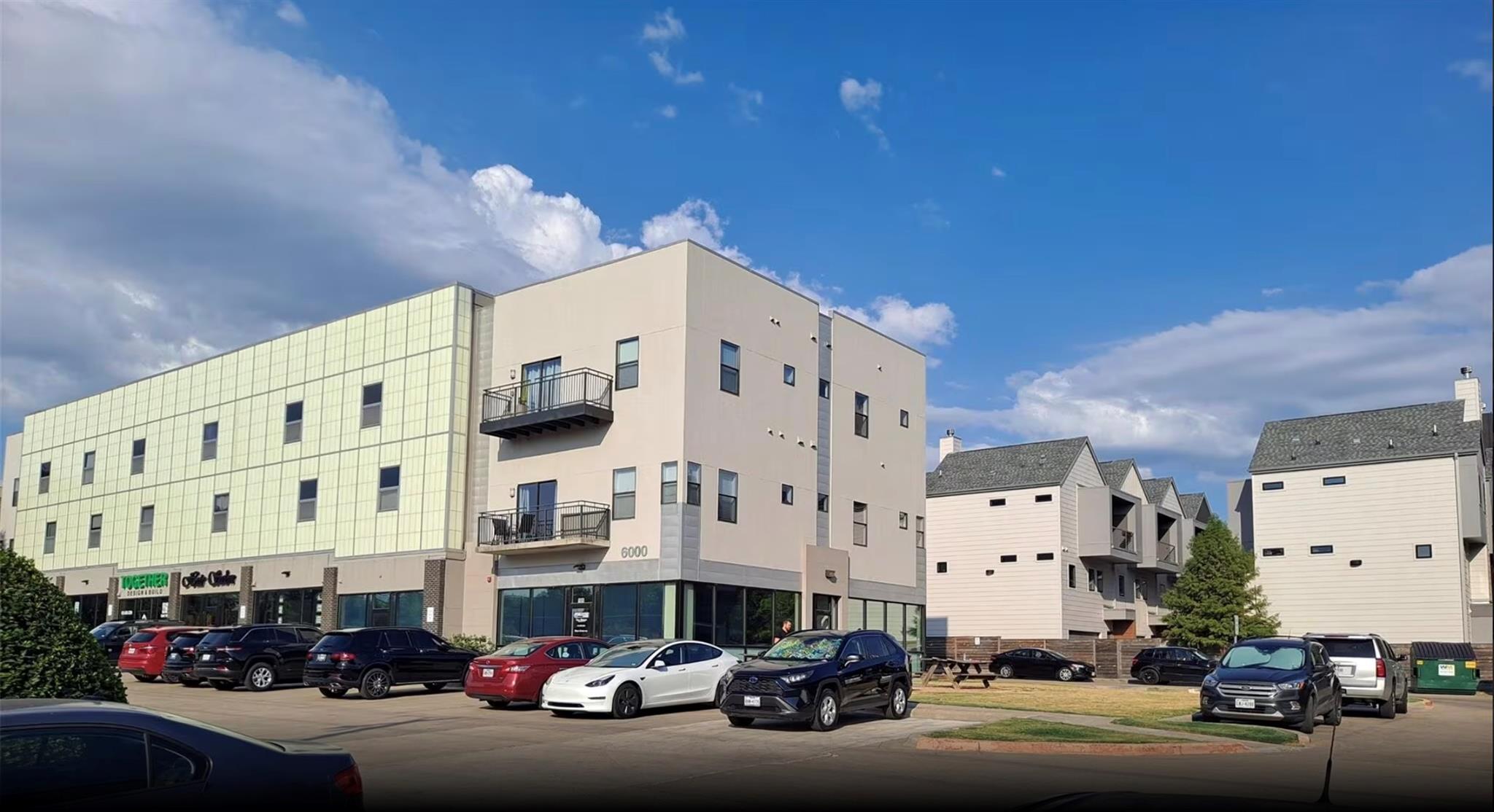 6000 S Congress Ave #courtyard Property Photo 11