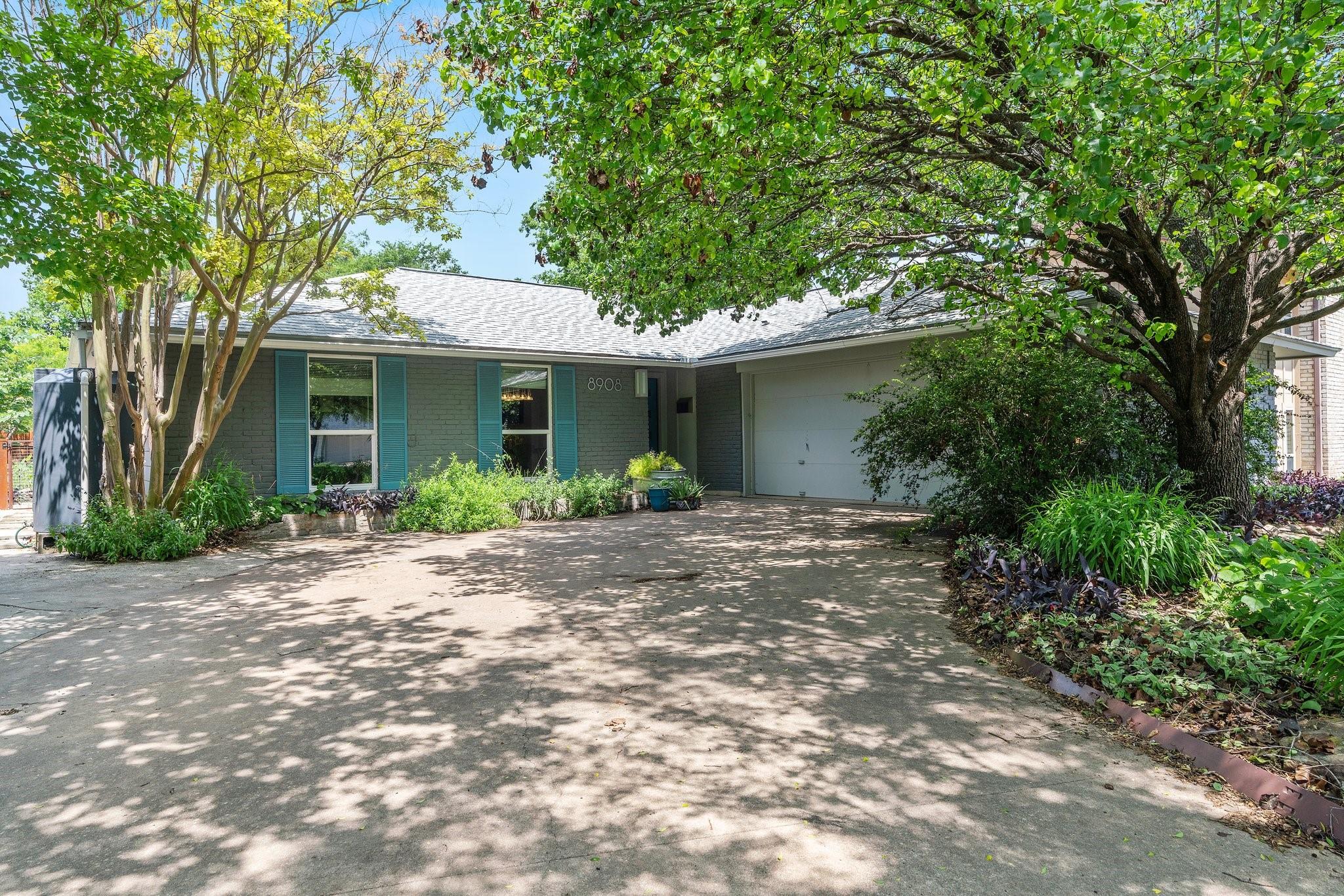 8908 Hunters Trce Property Photo 15