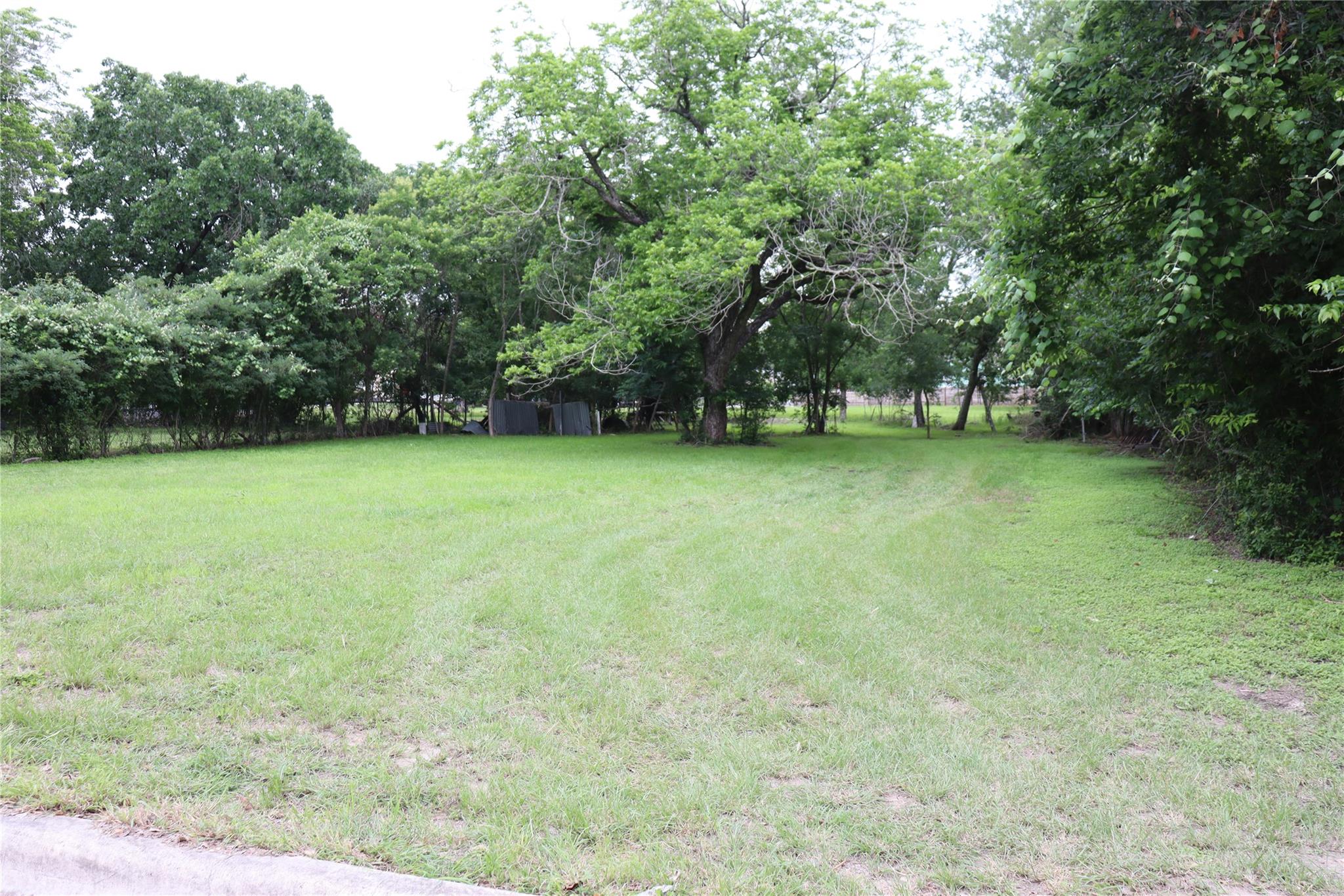 1006 Johnson St Property Photo 4