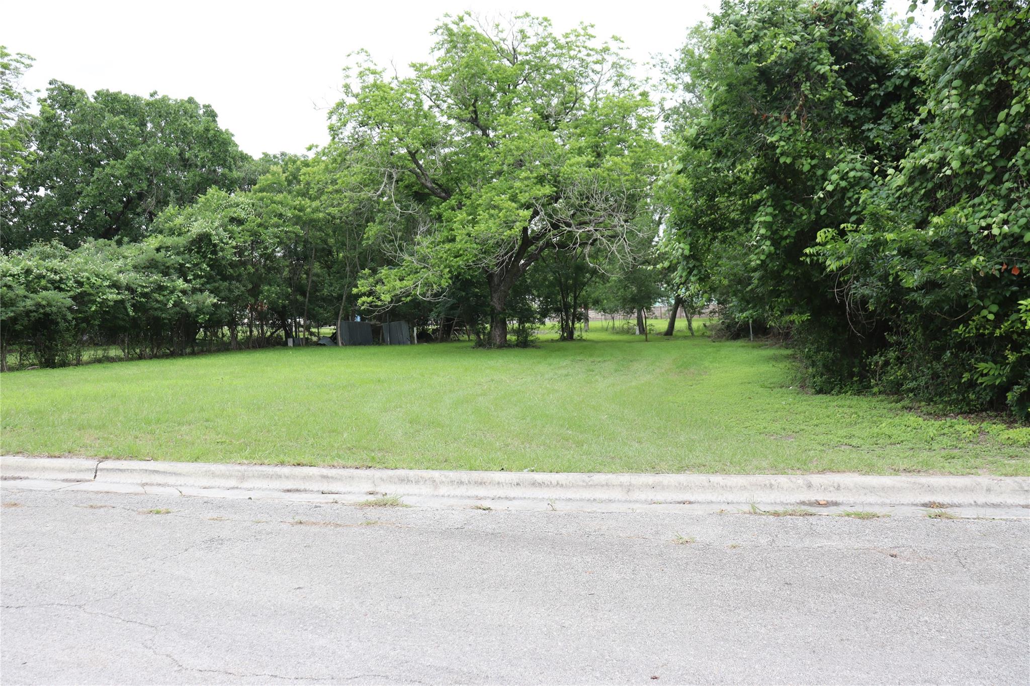 1006 Johnson St Property Photo 6