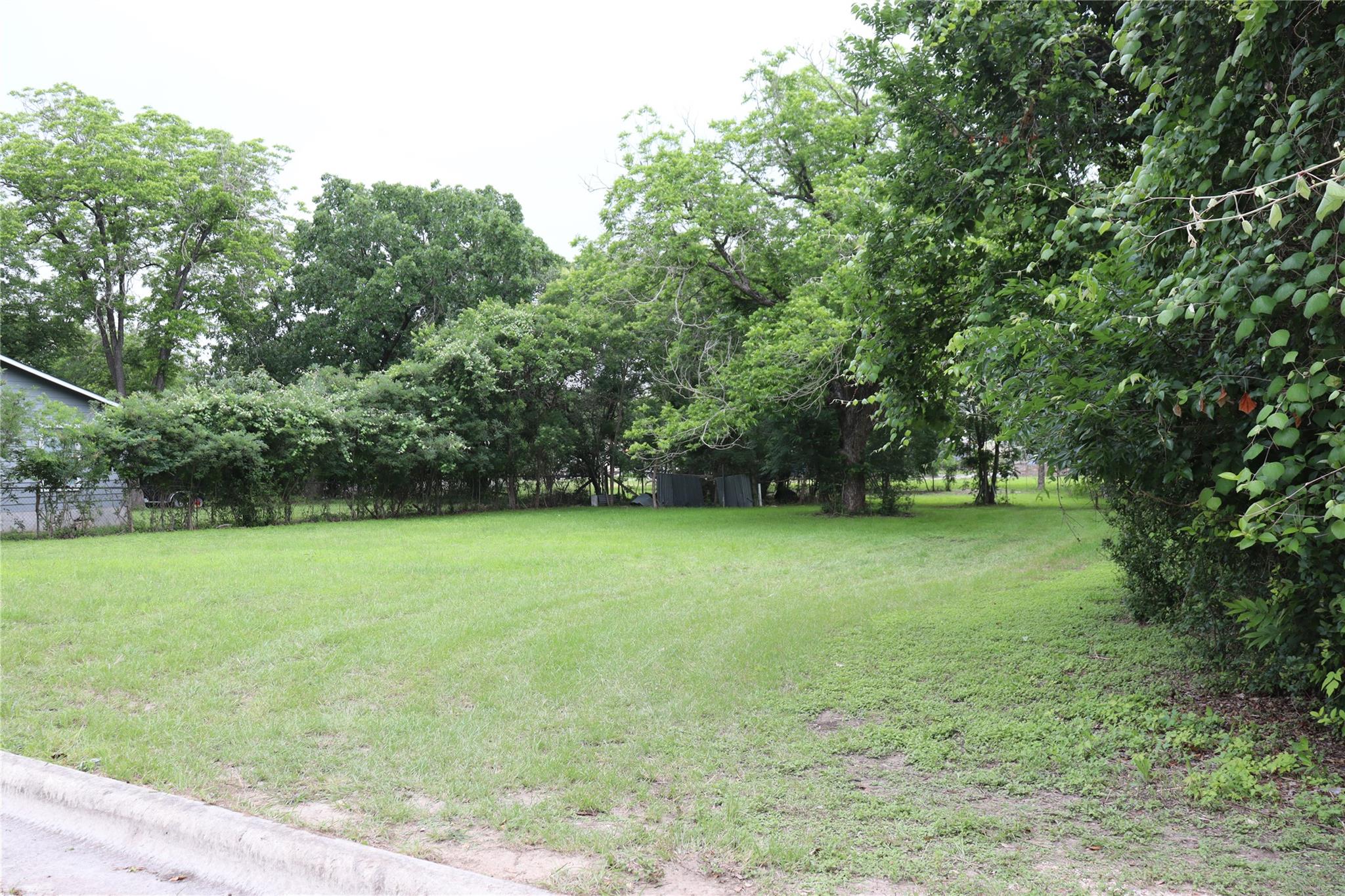 1006 Johnson St Property Photo 9