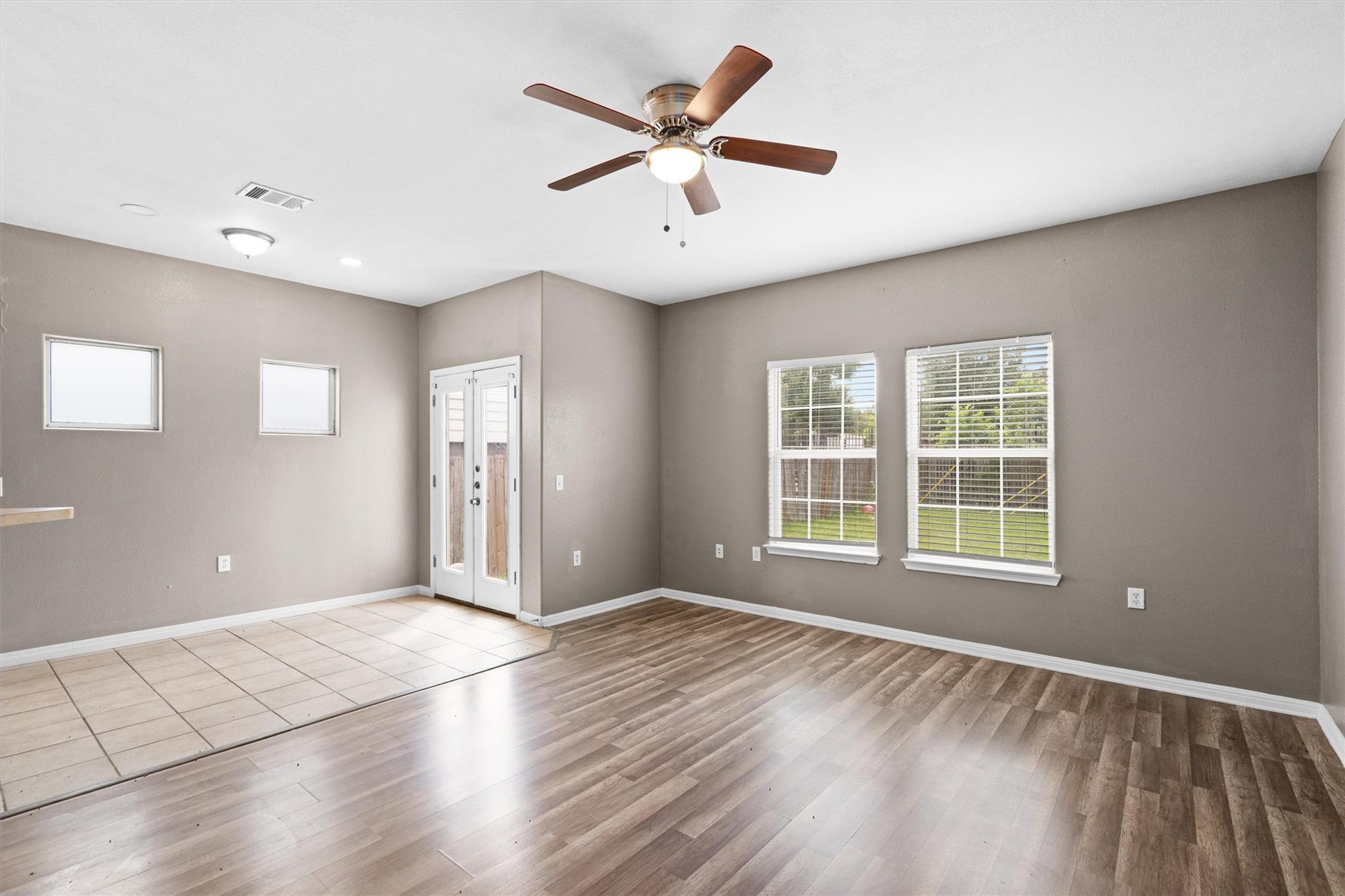 7502 Lazy Creek Dr #a Property Photo 4