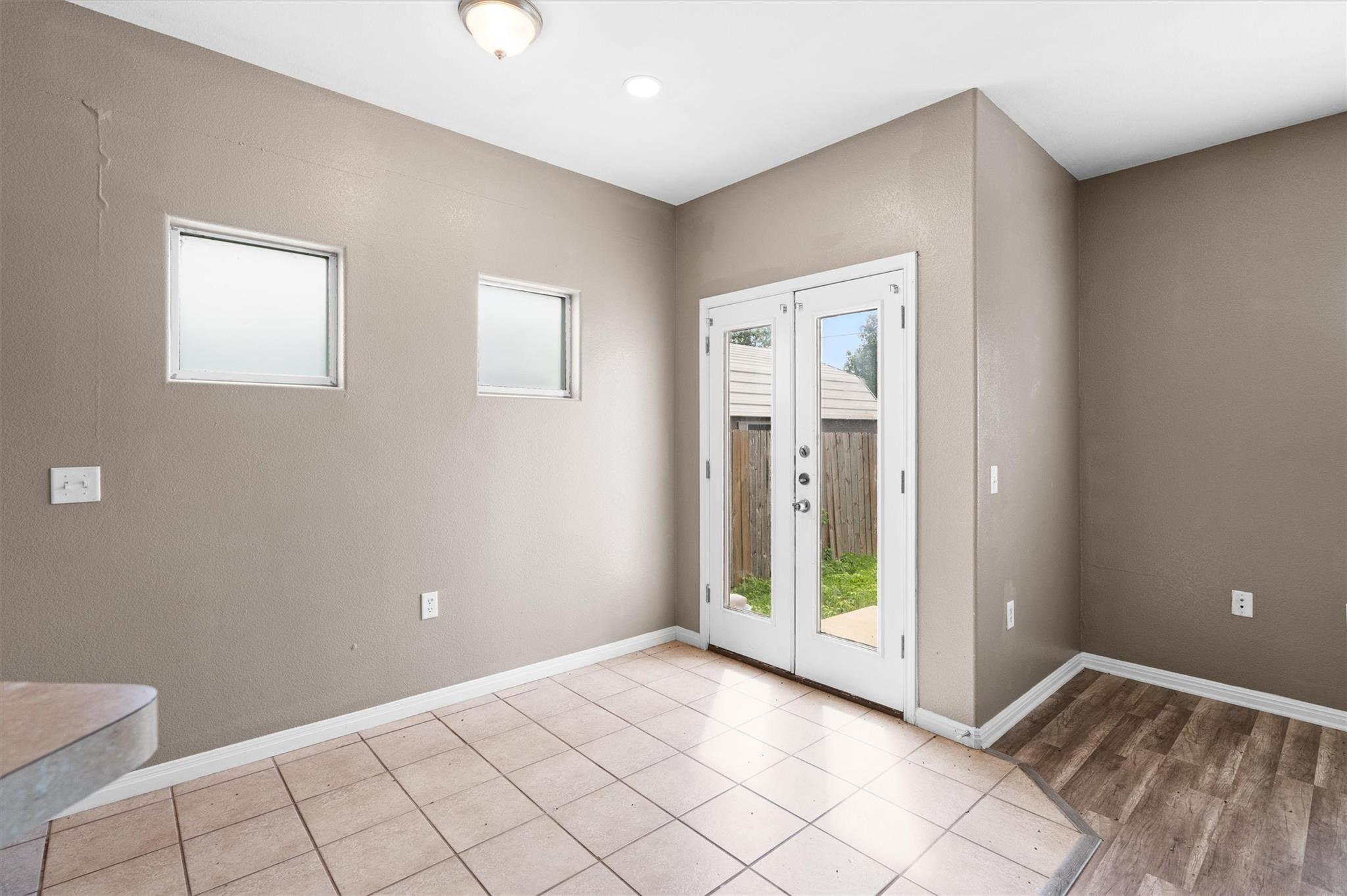 7502 Lazy Creek Dr #a Property Photo 6