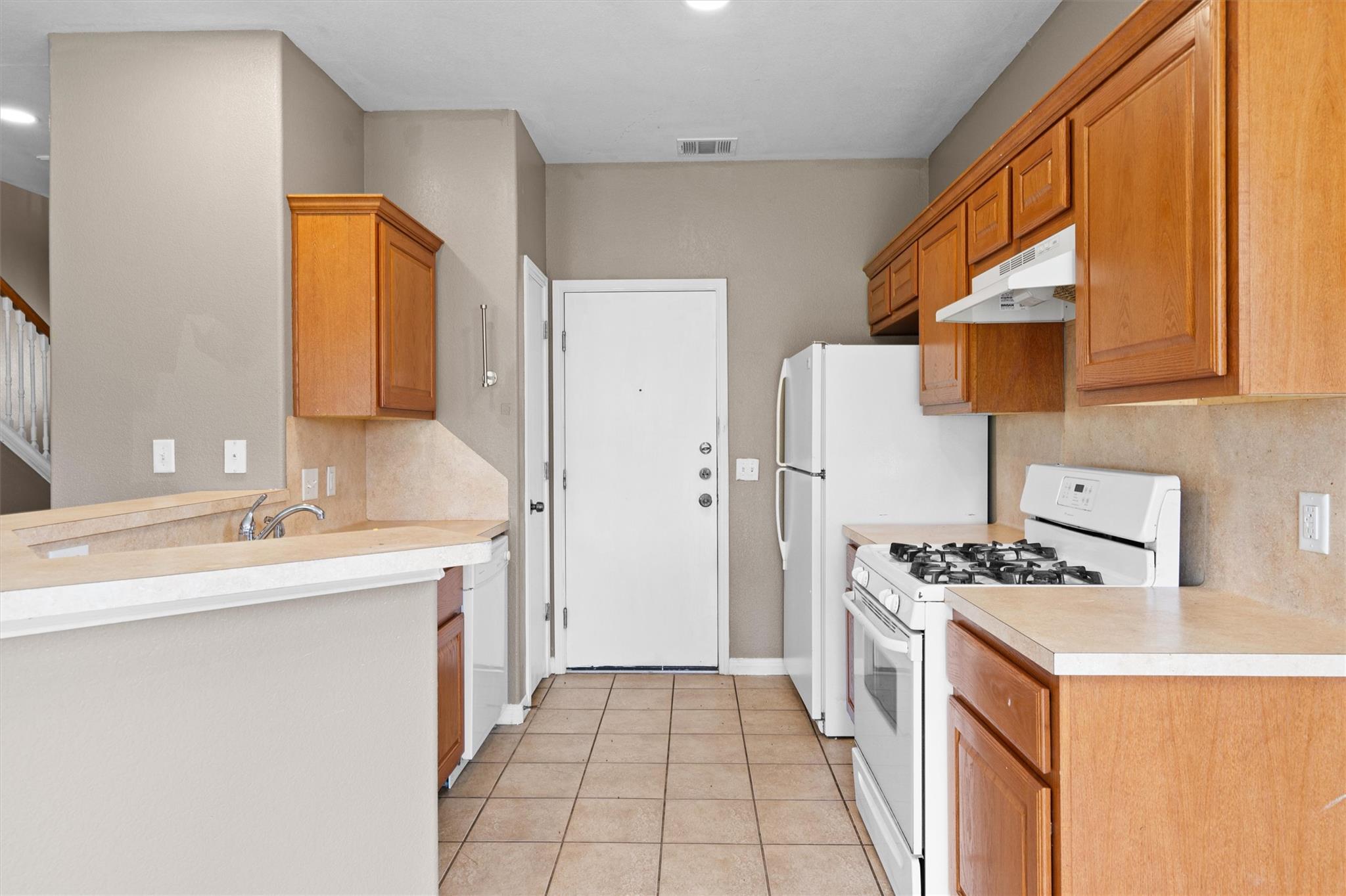 7502 Lazy Creek Dr #a Property Photo 8