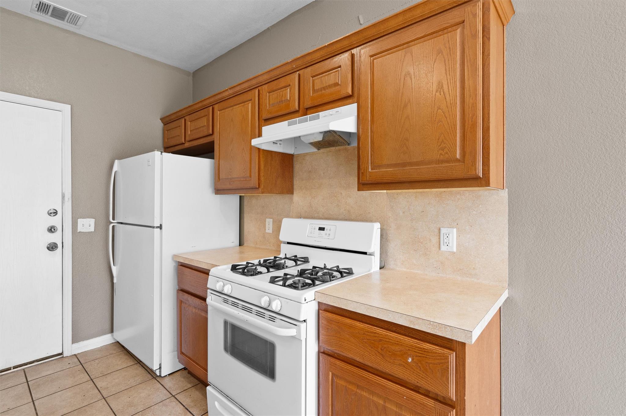 7502 Lazy Creek Dr #a Property Photo 9
