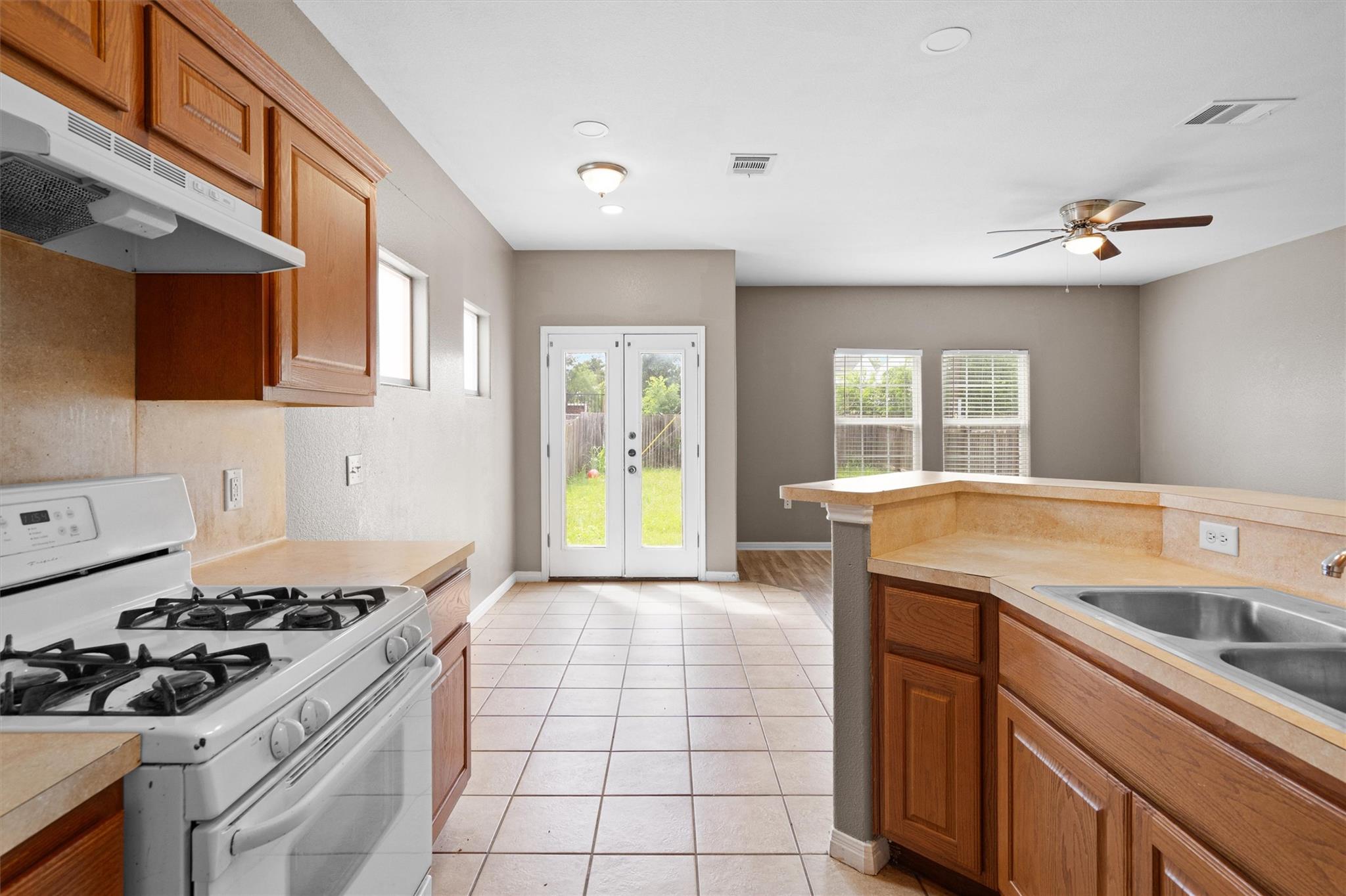 7502 Lazy Creek Dr #a Property Photo 11