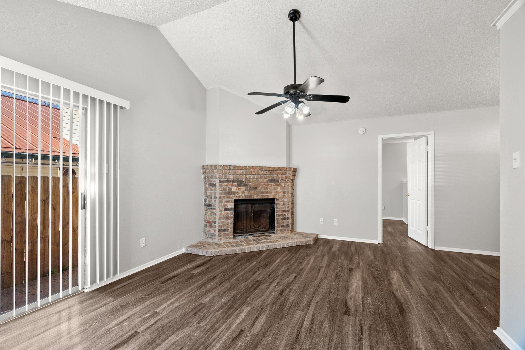 12130 Thompkins Dr #a Property Photo 6