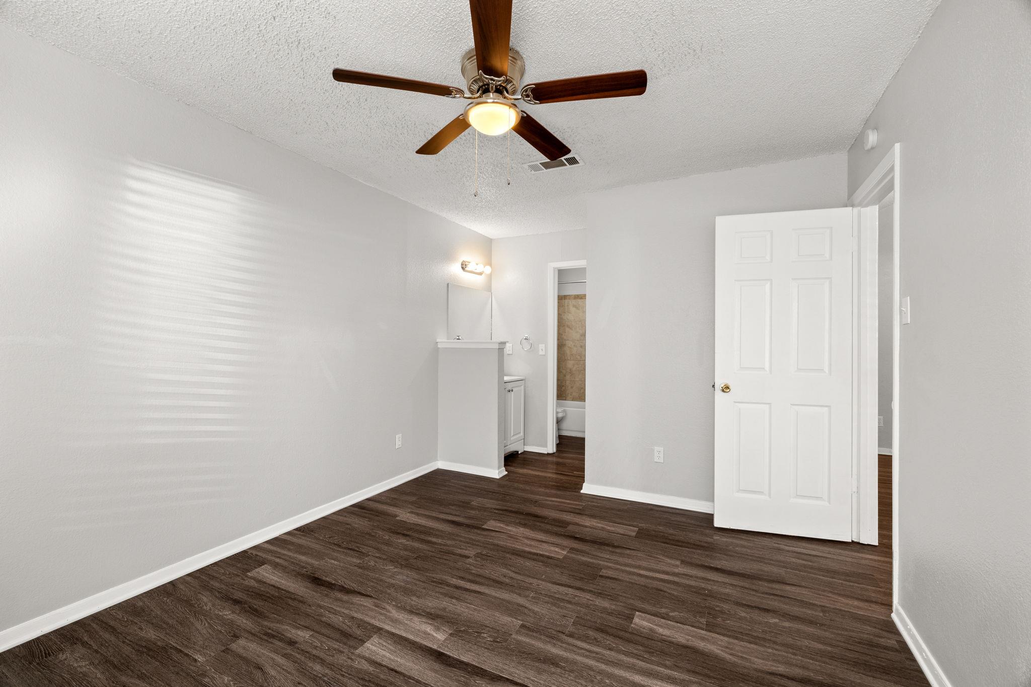 12130 Thompkins Dr #a Property Photo 17