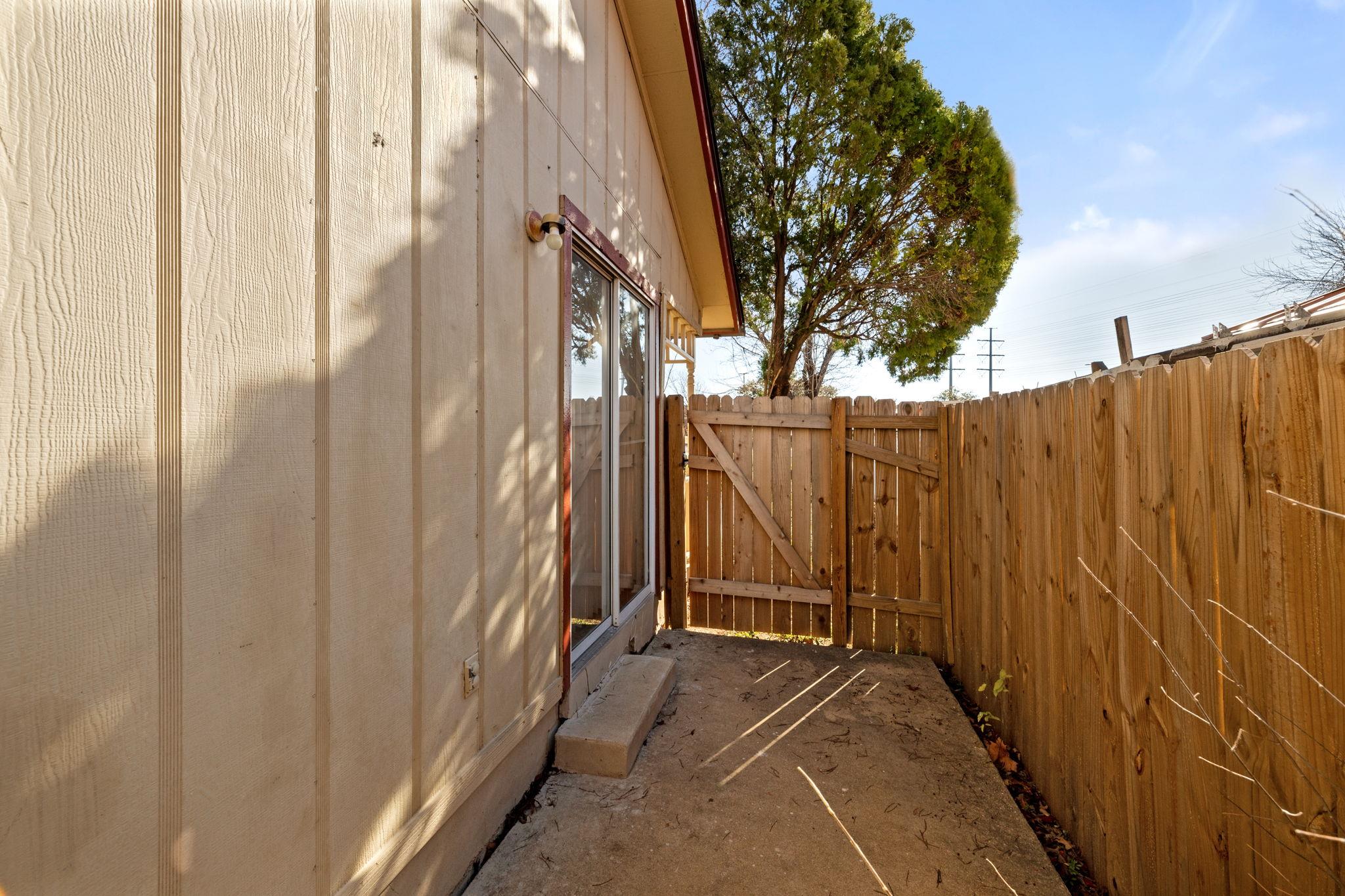 12130 Thompkins Dr #a Property Photo 31