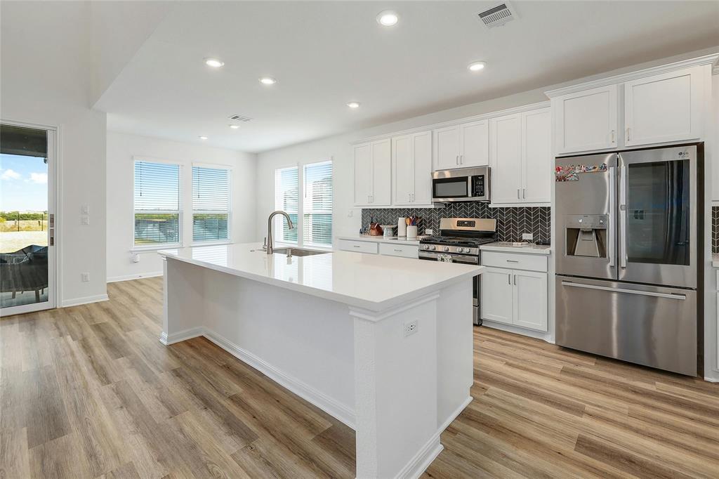 737 Leeward Pass Property Photo 10