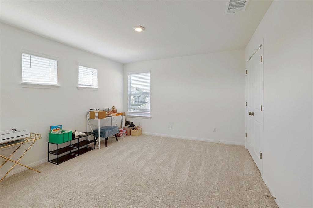 737 Leeward Pass Property Photo 20
