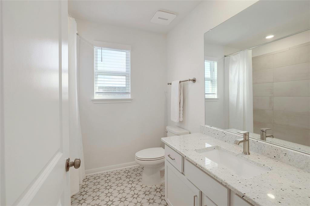 737 Leeward Pass Property Photo 21