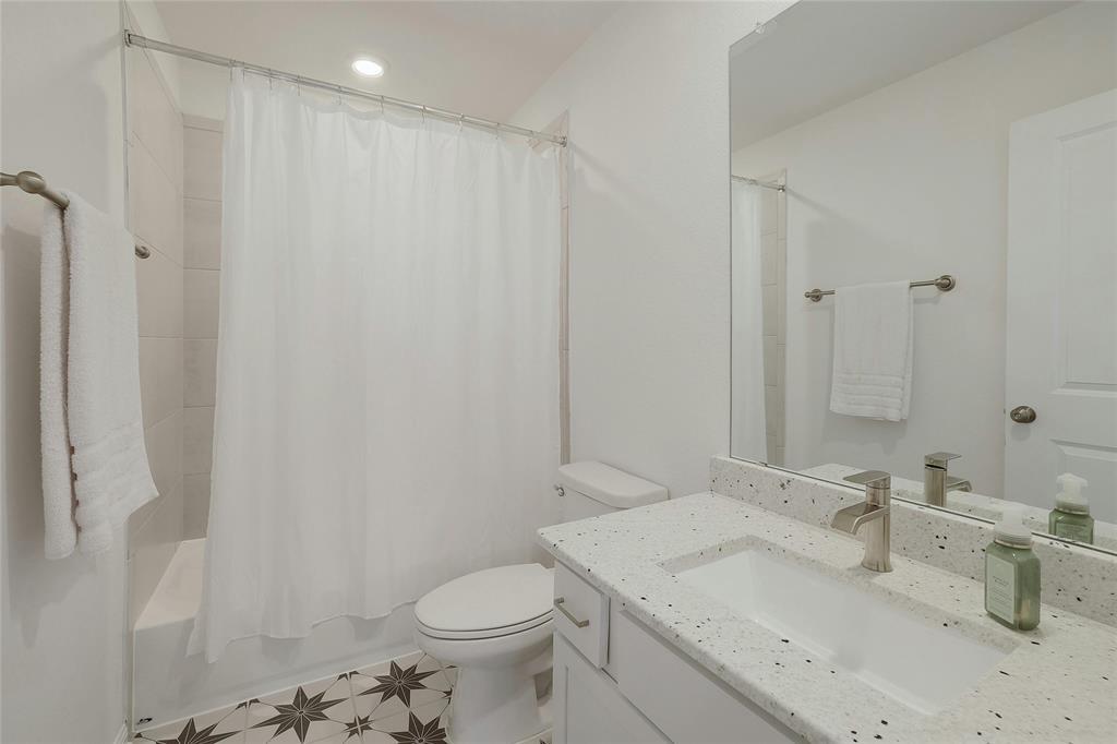 737 Leeward Pass Property Photo 23
