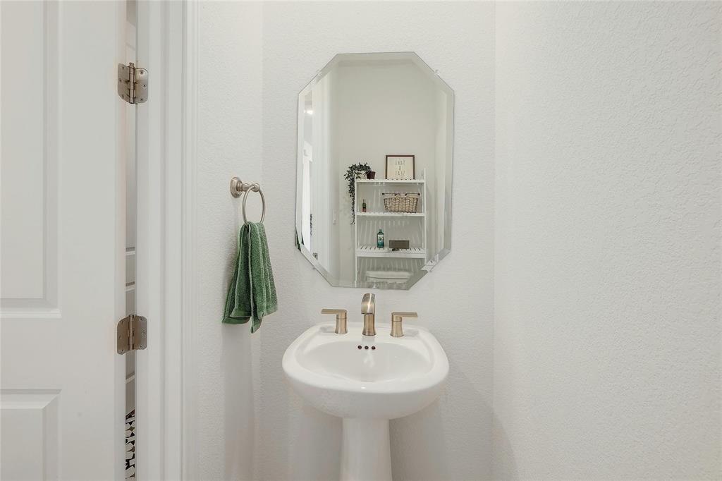 737 Leeward Pass Property Photo 27