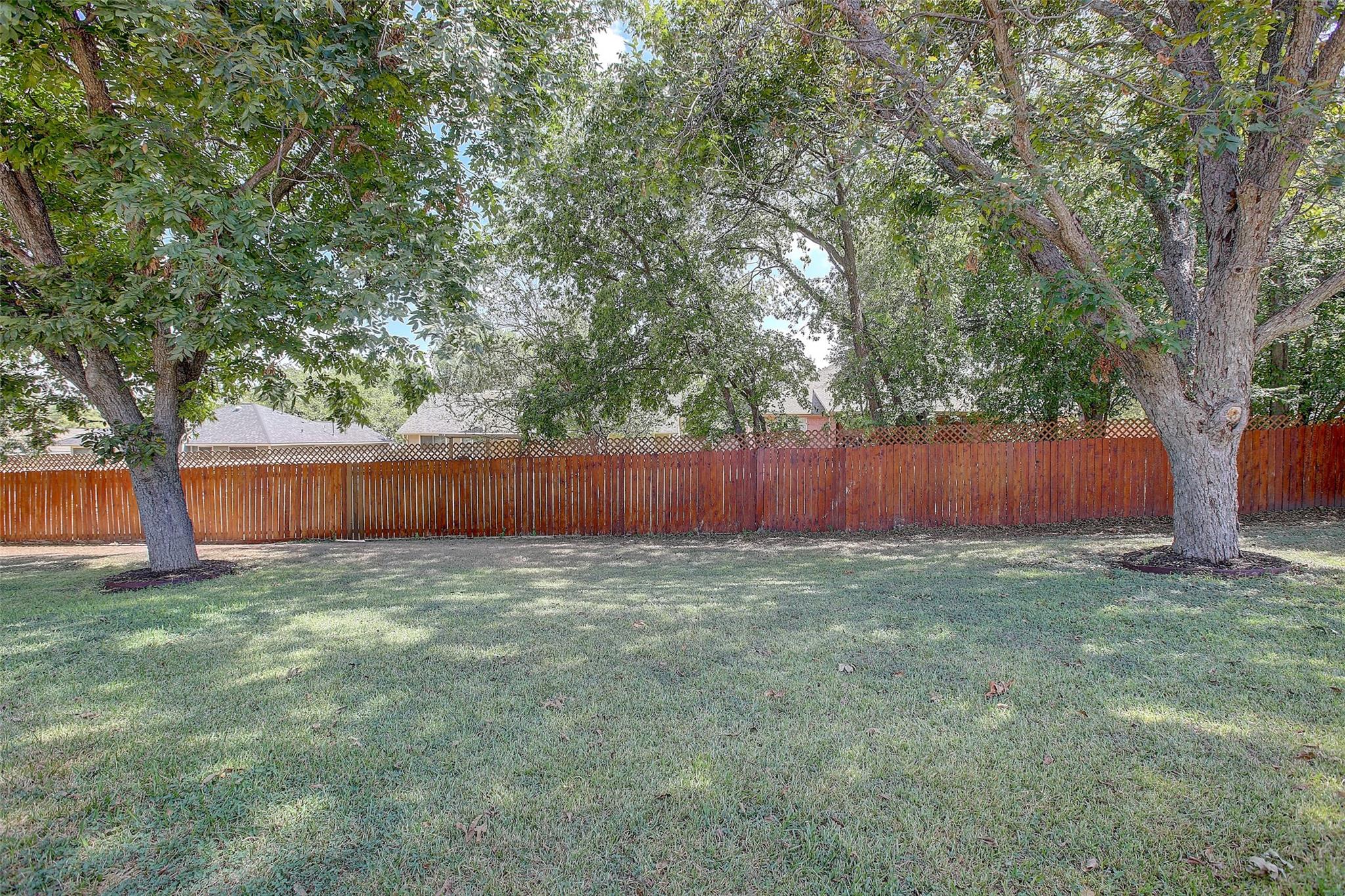 1902 E 18th St Property Photo 33