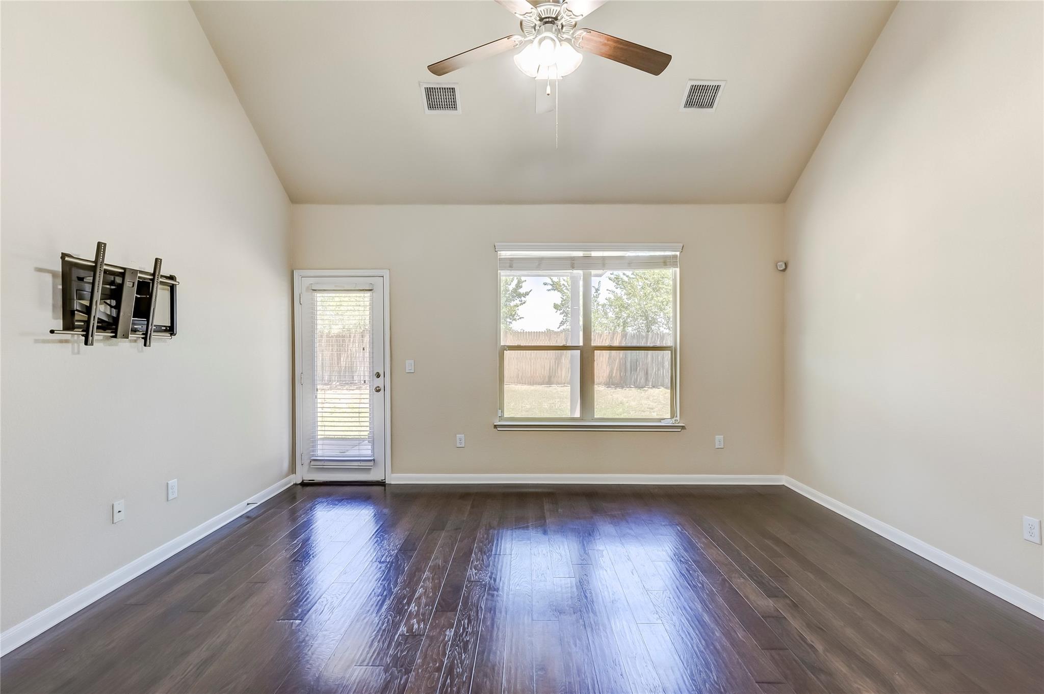 18313 Moreto Loop Property Photo 8
