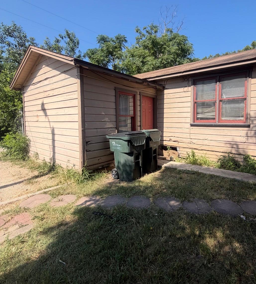 405 N Burleson St #b Property Photo 1