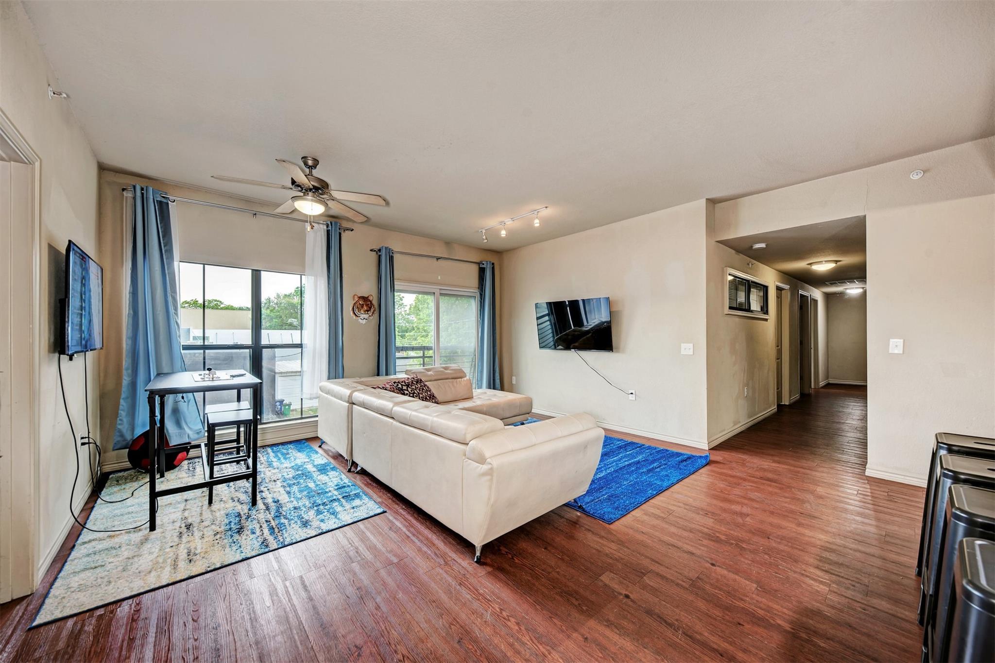 5117 N Lamar Blvd #304 Property Photo 7