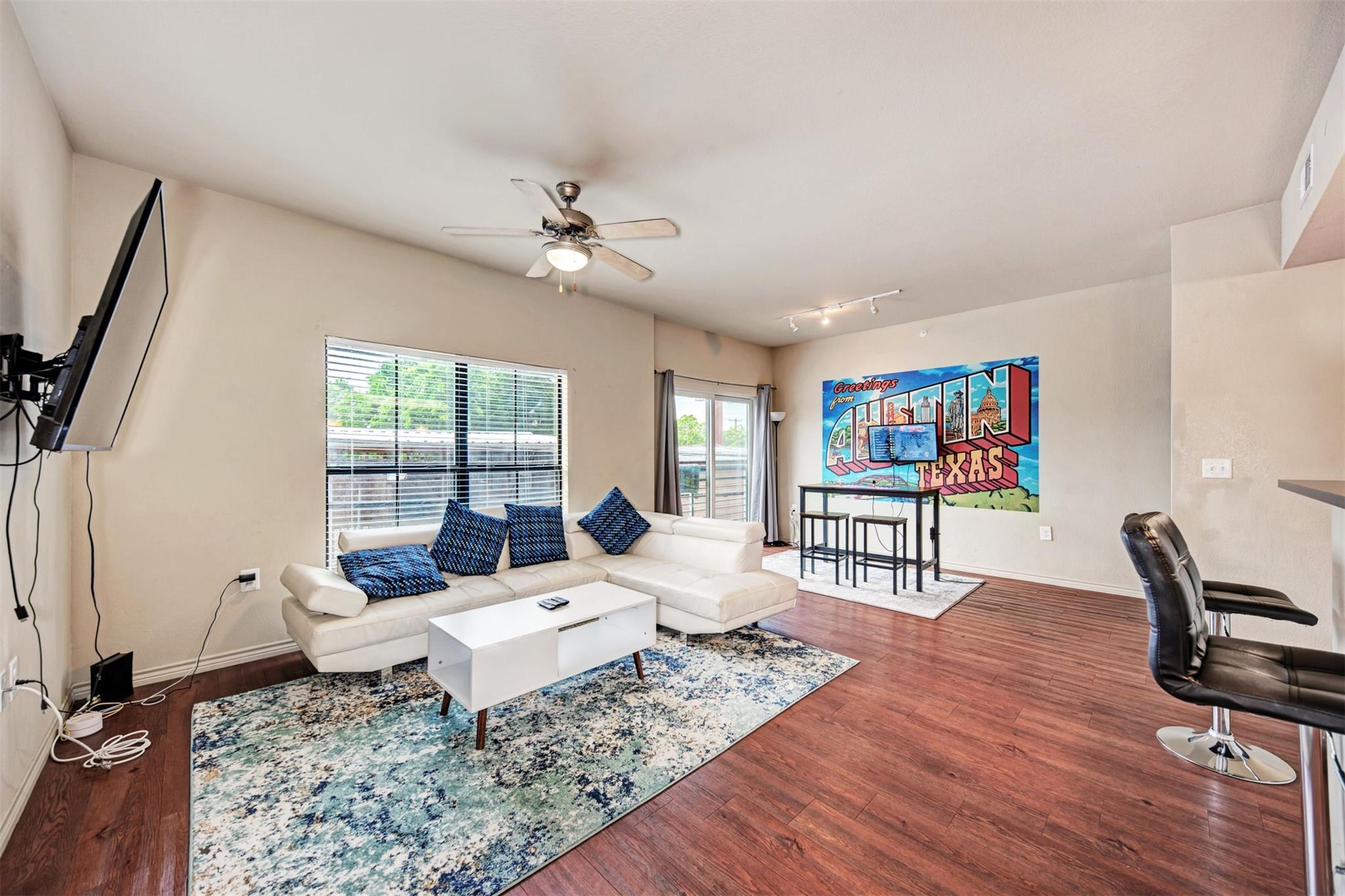 5117 N Lamar Blvd #304 Property Photo 9