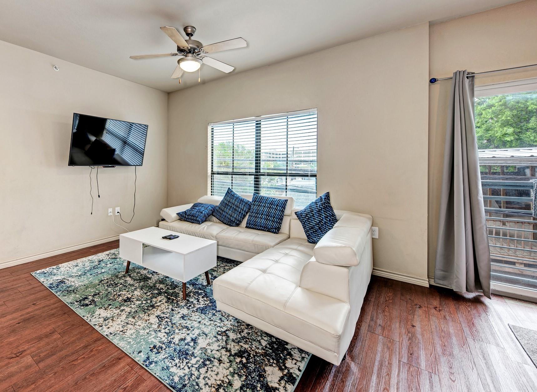 5117 N Lamar Blvd #304 Property Photo 10