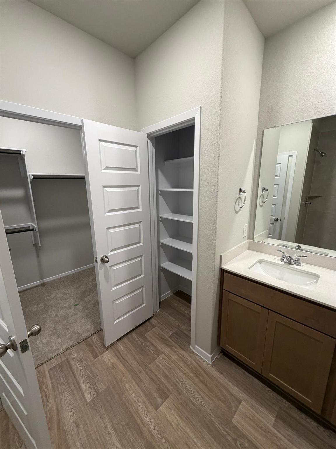 2615 Derwent Dr Property Photo 6