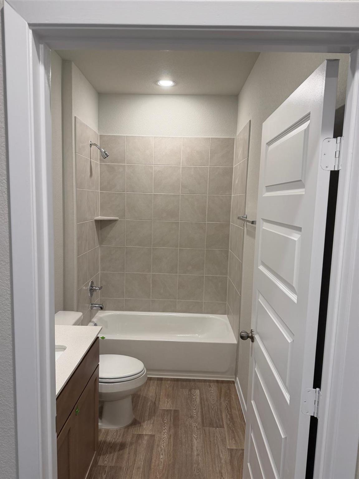 2615 Derwent Dr Property Photo 8