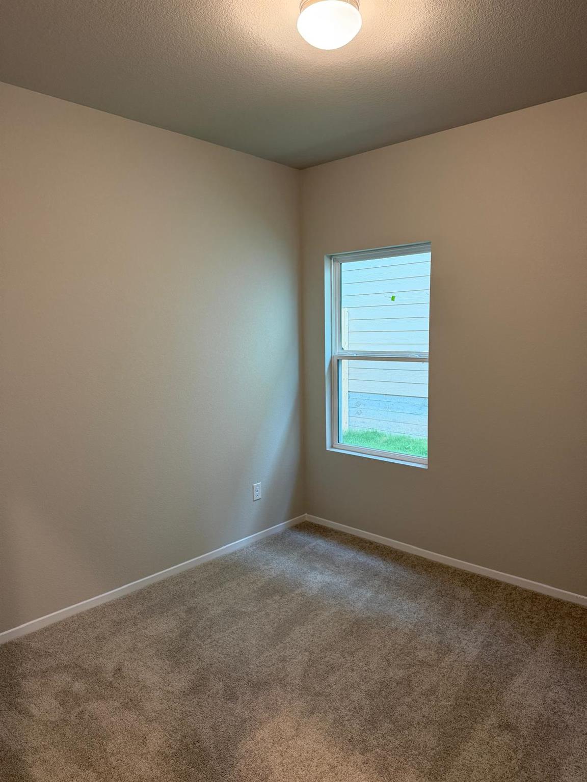 2615 Derwent Dr Property Photo 9