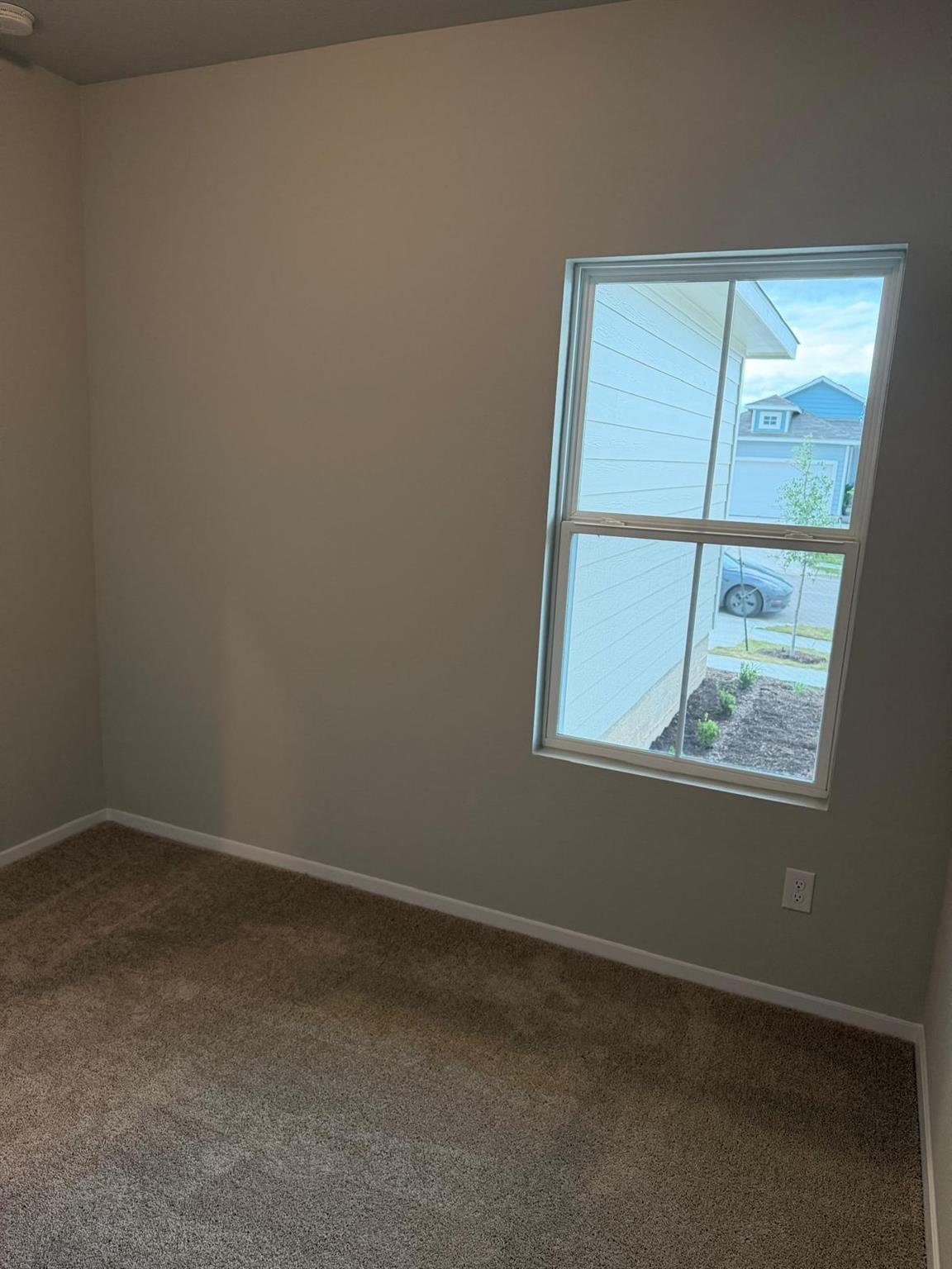 2615 Derwent Dr Property Photo 13