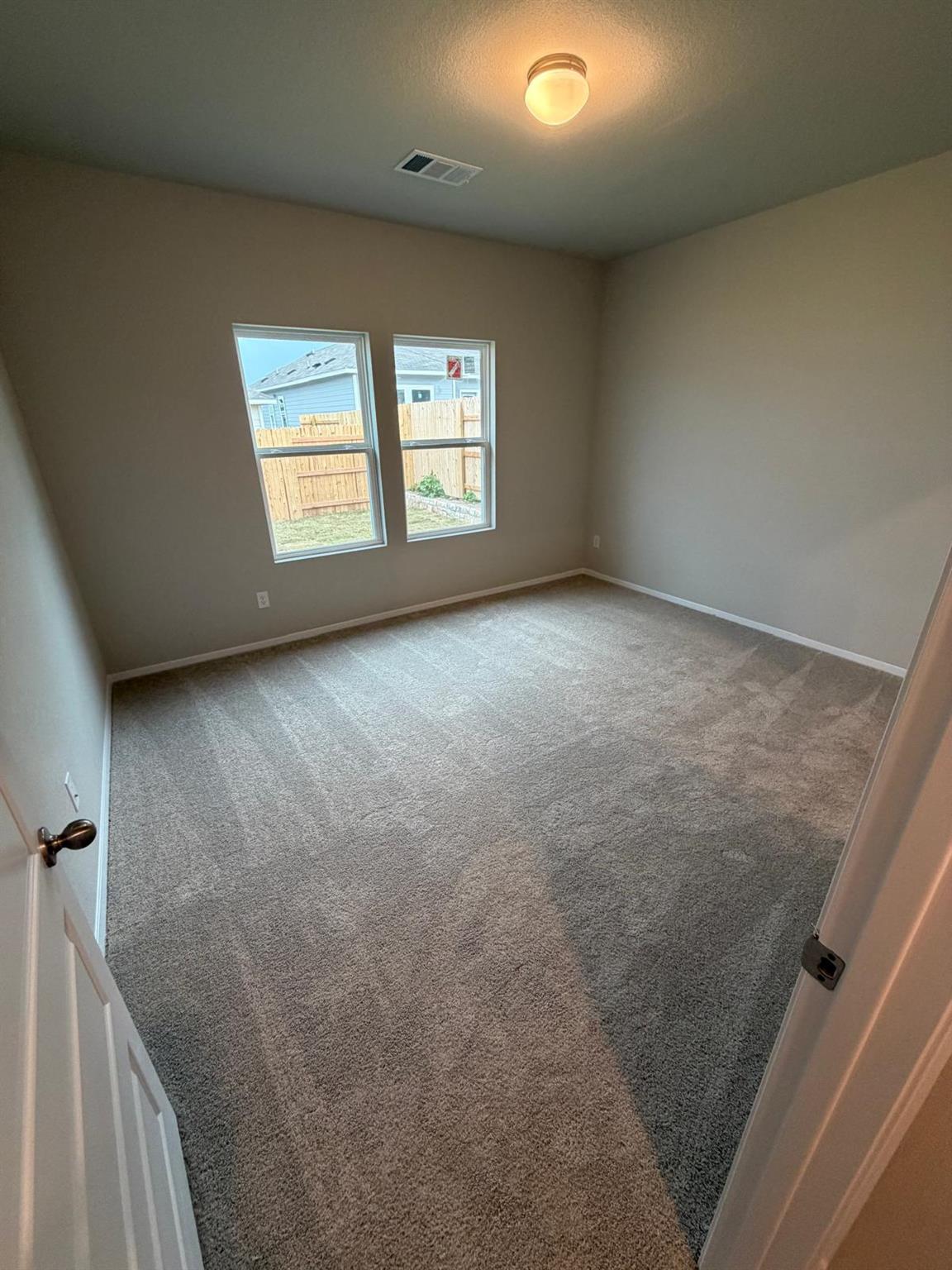 2615 Derwent Dr Property Photo 16