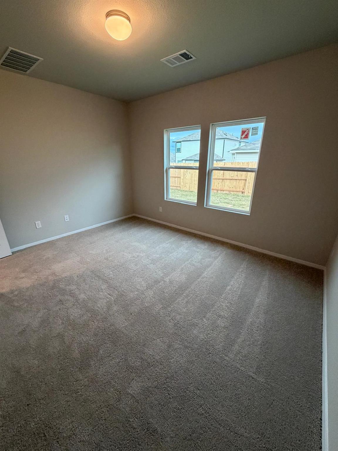 2615 Derwent Dr Property Photo 17