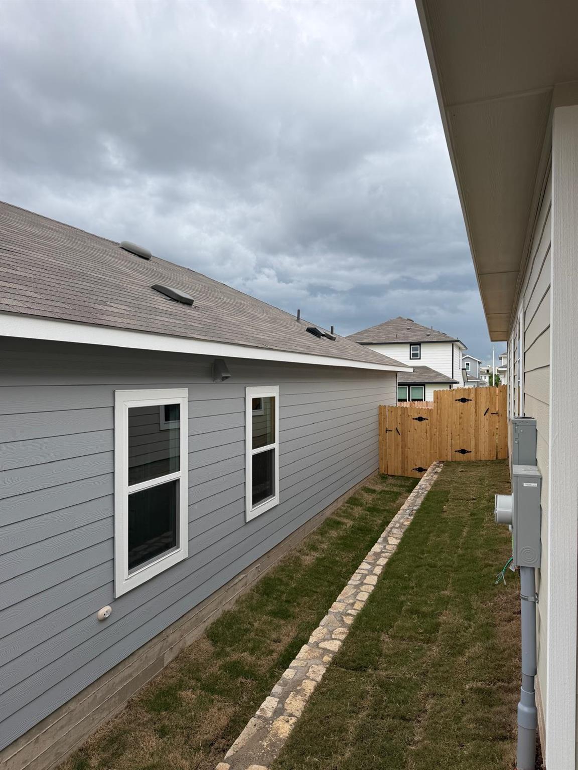 2615 Derwent Dr Property Photo 23