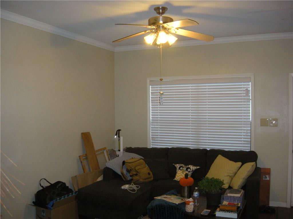915 W 23rd St #211 Property Photo 4