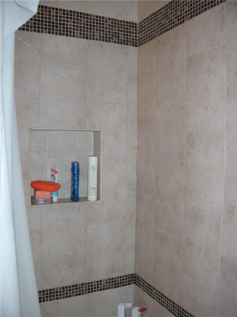 915 W 23rd St #211 Property Photo 17