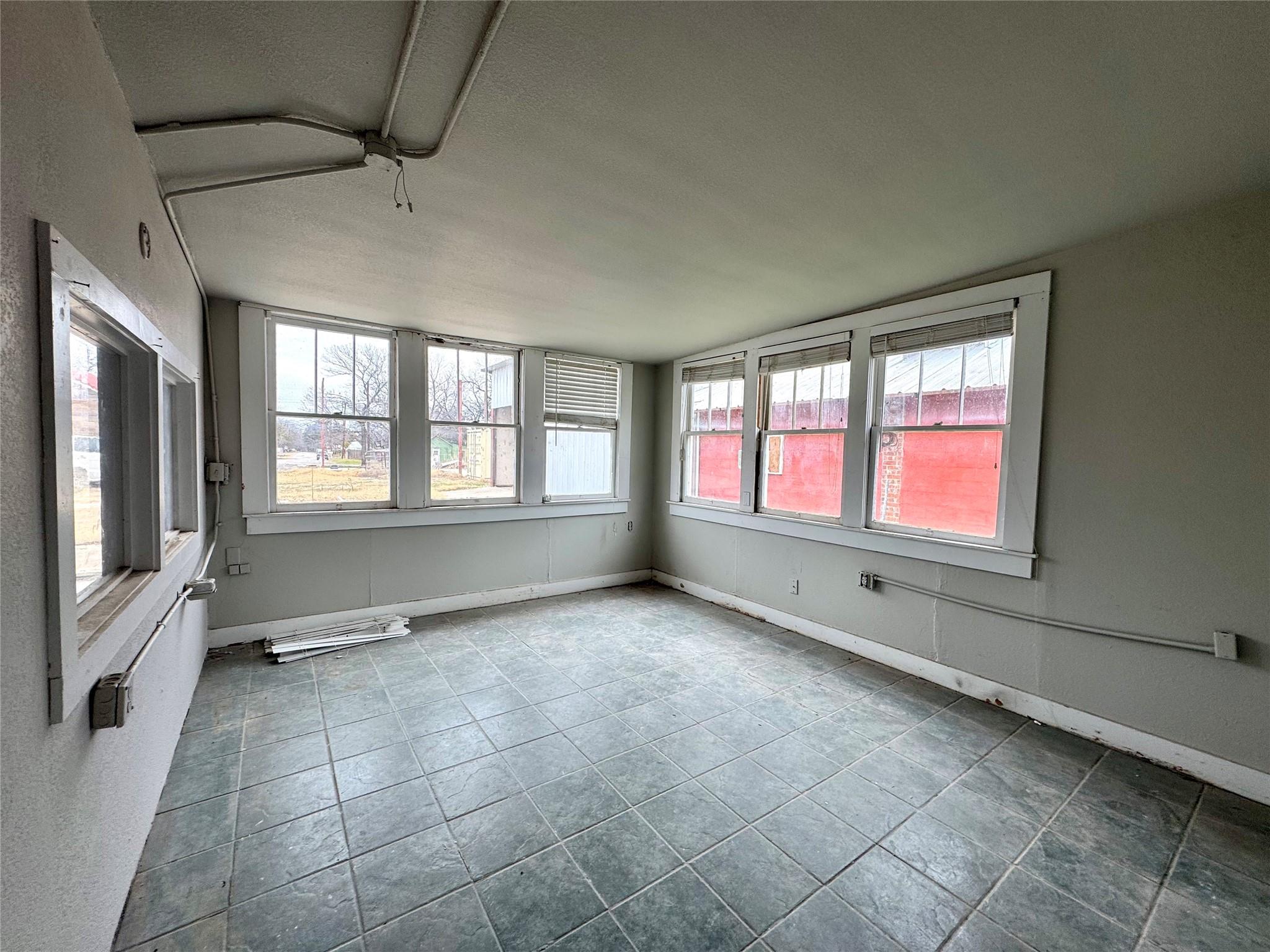 608 West Wallace St Property Photo 10