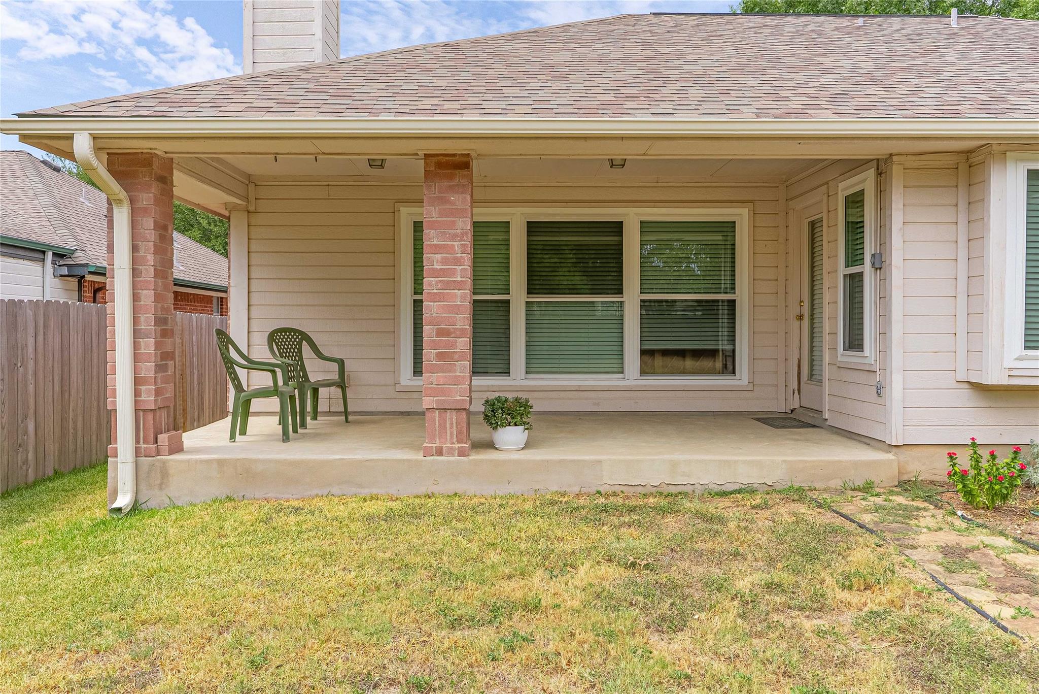 1106 Willow Creek Dr Property Photo 17