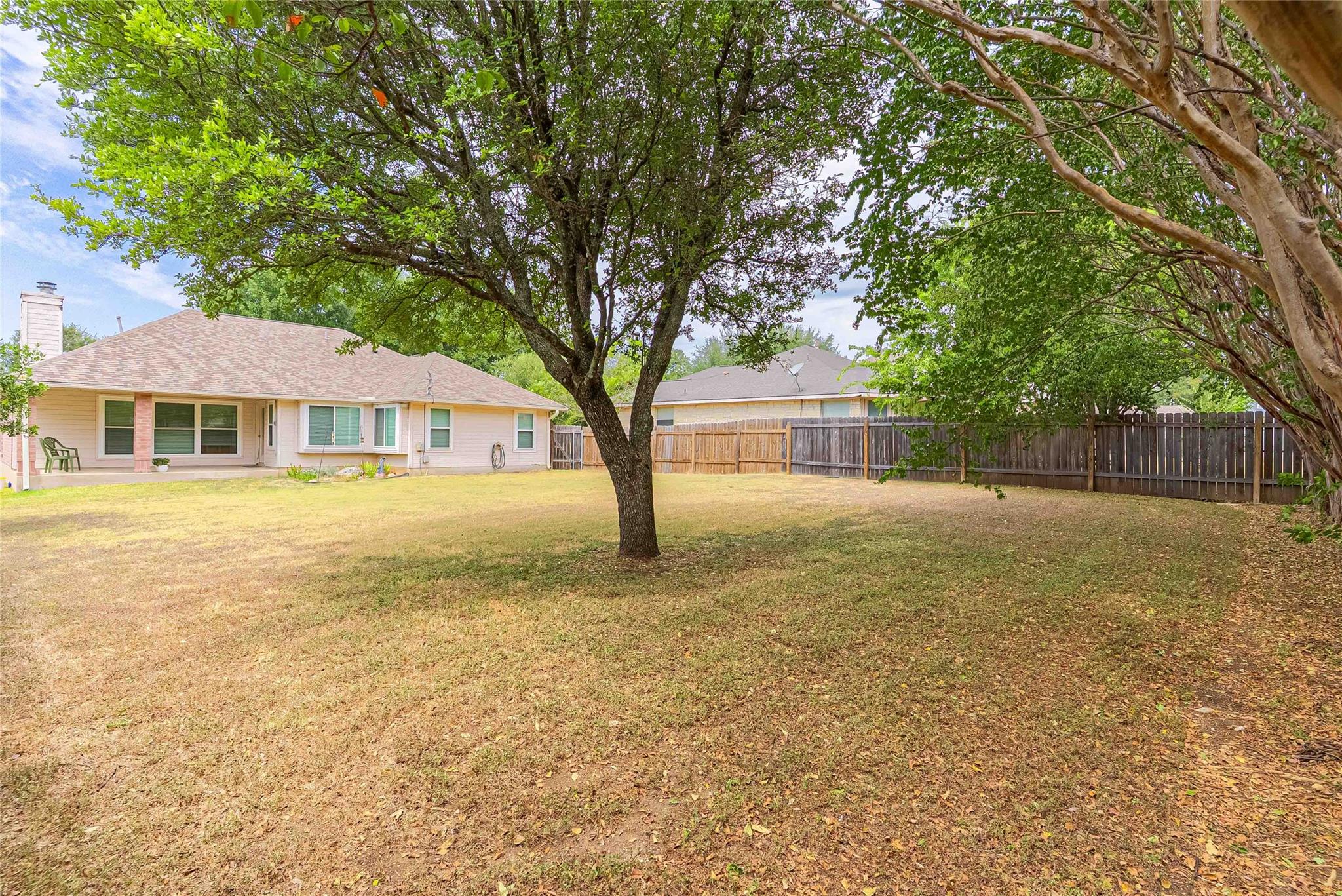 1106 Willow Creek Dr Property Photo 18