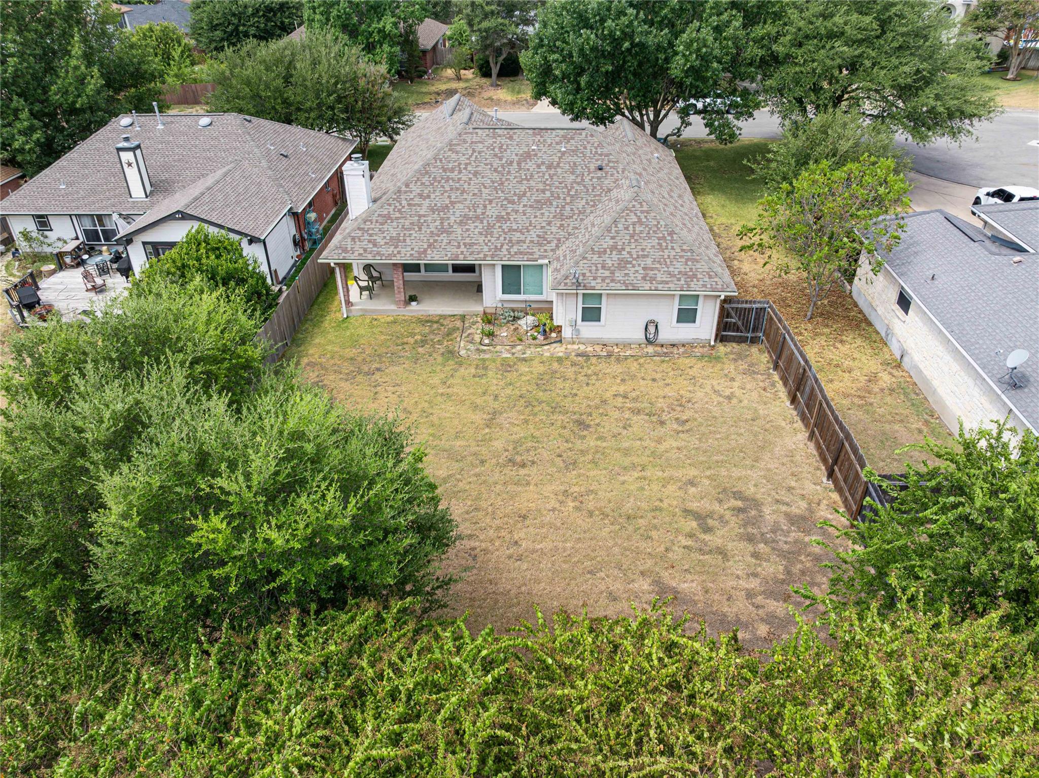 1106 Willow Creek Dr Property Photo 21