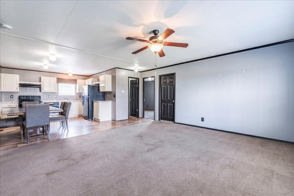 964 Railyard Dr Property Photo 4